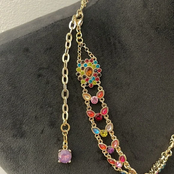 Large Gold Pendant Necklace - Picture 5 of 12